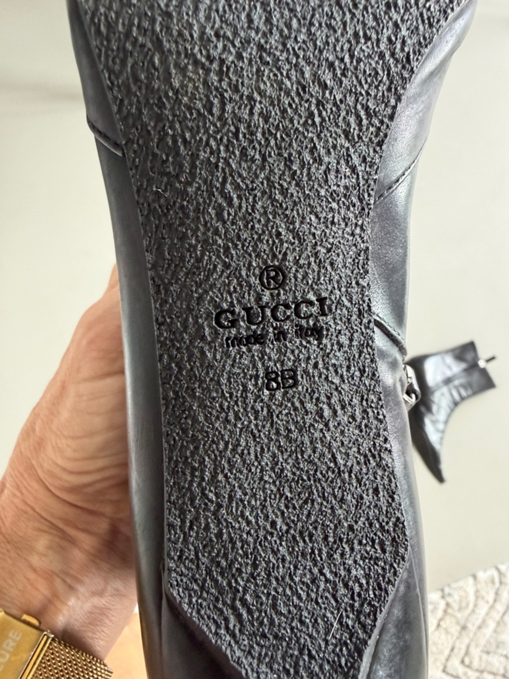 Gucci Black Pointed Toe Leather Mid-Calf Boots with Side Zip Accent - Picture 2 of 4